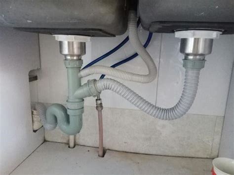 一种利用PVC止水节安装下水管道的结构的制作方法
