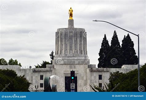 State Capitol in Salem, the Capital City of Oregon Stock Photo - Image of park, city: 264473674
