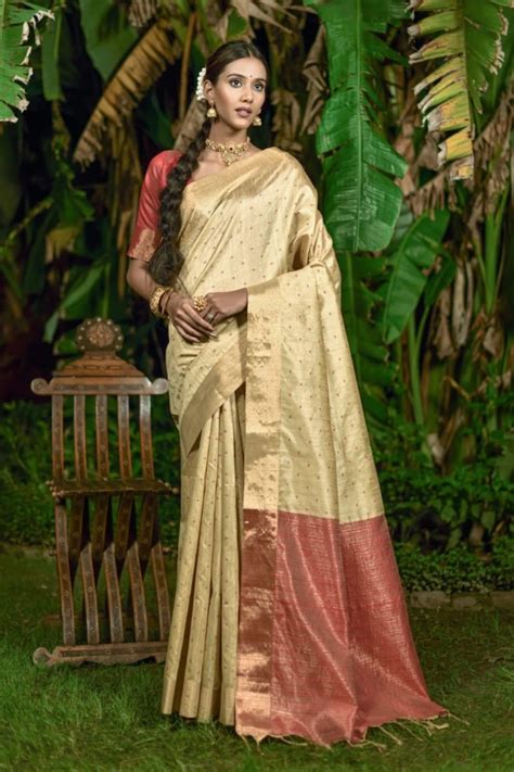 VENISHKA - Buy Kanchipuram Silk Saree Online
