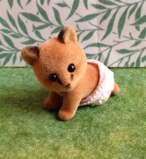 Sylvanian Families / Calico Critters – Renard Fox crawling Baby Girl ...