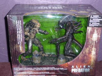 ALIEN VS PREDATOR FIGURES DELUXE BOXED SET MCFARLANE TOYS | #423840835