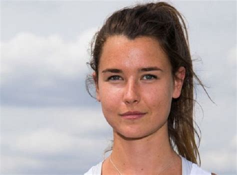 सीढ़ियों से गिरी 21 साल की ओलिम्पिक चैम्पियन रोवर पहुंची कोमा में ...