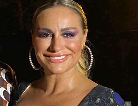 Oglasila se Selma Bajrami nakon što joj je ZABRANJEN ULAZAK U SRBIJU ...