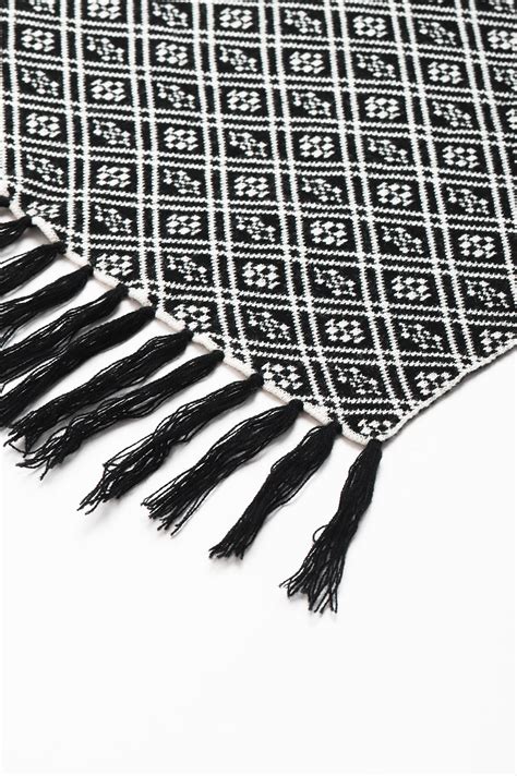 Buy White Yarn-Dyed Women Muffler Online for Woman | Shop for Aurelia