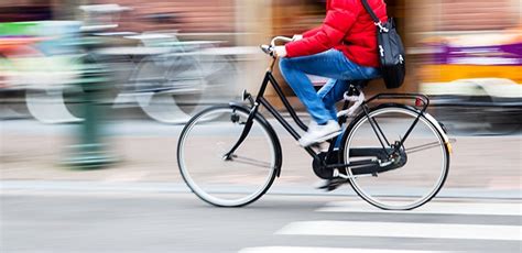 Panning photography: Ultimate guide - Adobe