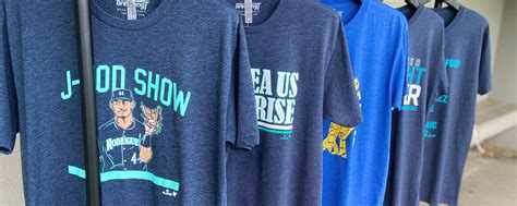 Shop Aaron Rodgers - Aaron Rodgers T-Shirts, Gifts, Apparel, and More