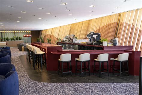 Capital One opens Dulles Airport lounge - WTOP News