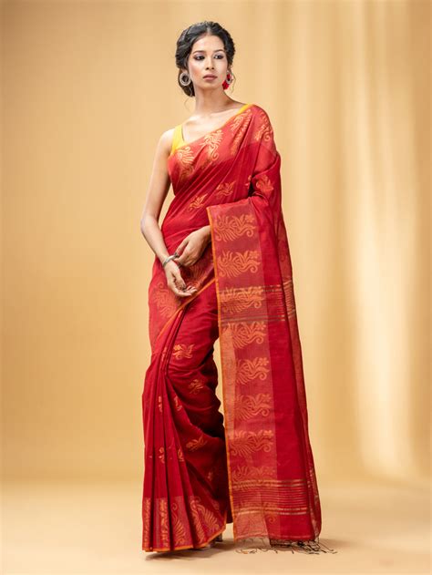 Red Cotton Blend Handwoven Saree With Nakshi Design – Charukriti