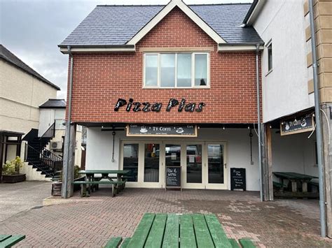 Great wood fired pizza - Reviews, Photos - Pizza plas - Tripadvisor