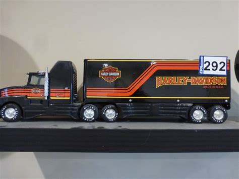 Harley Davidson semi truck, length 24"