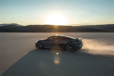 This Airbnb Rental Includes An Audi R8, 80 Acres Of Dry Lakebed [w ...