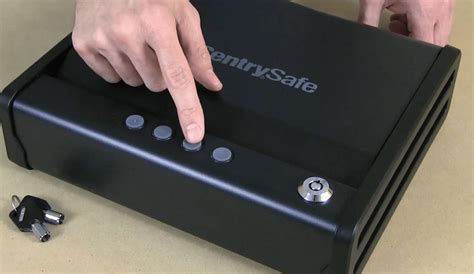 How to Open a Sentry Safe without Code 的图像结果