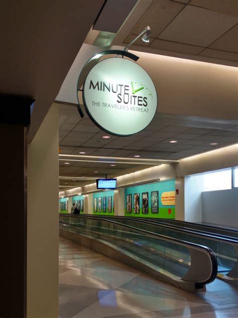Minute Suites PHL Review - Points with a Crew