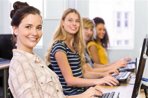 Computer Class for Students 的图像结果