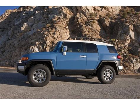 2012 Toyota FJ Cruiser: 44 Exterior Photos | U.S. News