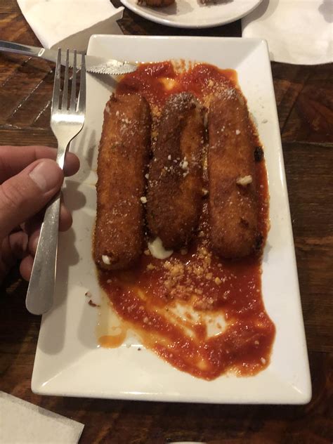 These mozzarella “logs” at Fire and Hops Richmond, VA USA. : r ...