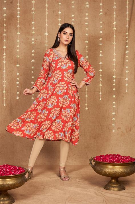 Red Floral Embroidered Flared Rayon Kurta – wforwoman