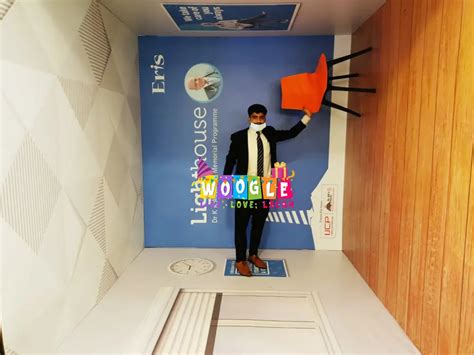 Anti Gravity Photo Booth – Woogle