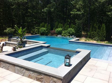 Infinity Edge Swimming Pools
