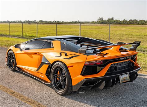 Lamborghini Aventador SVJ Roadster Tries Carbon Wheels On For Size | Carscoops