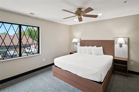 THE ENGLISH INN OF CHARLOTTESVILLE - Hotel Reviews, Photos, Rate ...