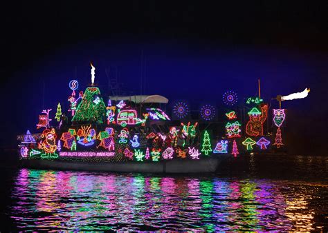 Newport Beach Christmas Light Boat Parade | Shelly Lighting