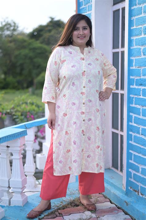 PLUS SIZE PASTEL PINK FLORAL PRINTED RAYON SLUB PRINCESS CUT KURTA