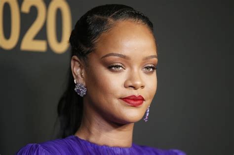 Kemarin, Rihanna hamil anak pertama sampai kiat menghadapi Omicron