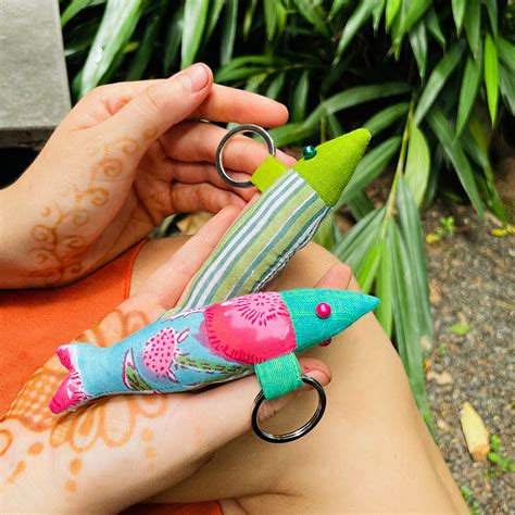 Fish Keychain – sakhi-auroville