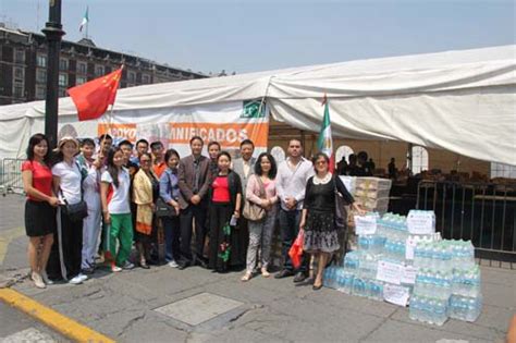 墨西哥华侨华人向墨灾区捐赠救灾物资--国际--人民网