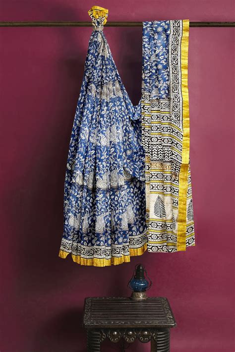 Hand Block Printed Sarees - Buy Hand Block Printed Sarees at Sumaavi India