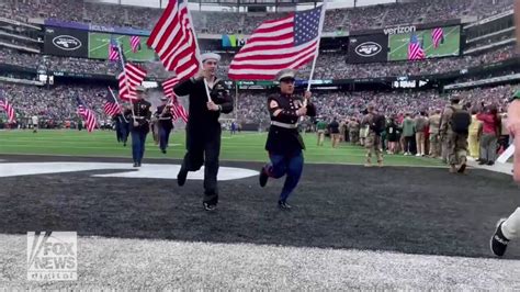 Military leaders celebrate America's veterans at New York Jets game ...
