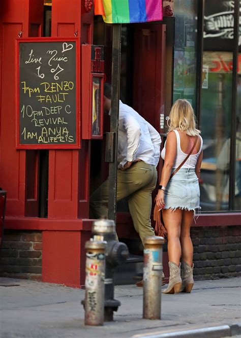 Miranda Lambert in Mini Skirt - Out for Dinner in NYC 06/26/2019 ...