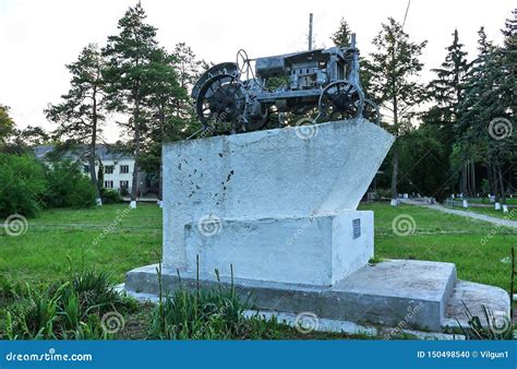 Monument to labor glory - "Universal" tractor in Siversk