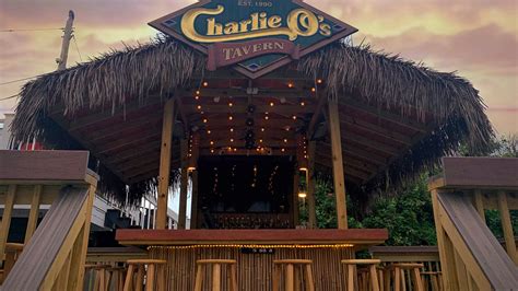 George's of Galilee's Charlie O’s Tiki Tavern offers beachside bars