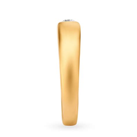 Timeless 22 Karat Yellow Gold And Diamond Finger Ring