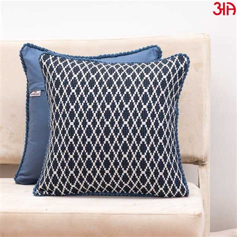 Textured Aztec Design Velvet Cushion Cover – Aawrun