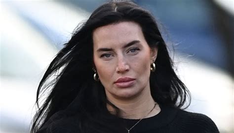 Supruga nevernog fudbalera predala papire za razvod FOTO - B92