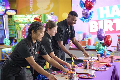 Chuck E. Cheese To Hire 5,000 Team Members This Summer | Chuck E. Cheese