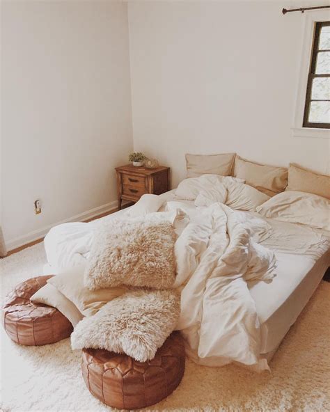 bedroom ideas for bed without headboard
