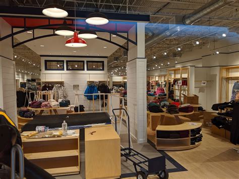 Rockville Nights: First look: Lands' End Rockville store (Photos)
