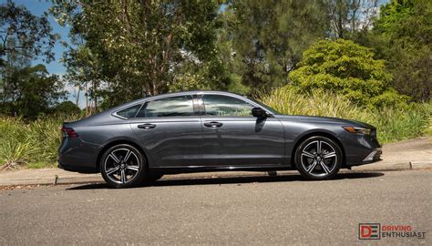 2025 Honda Accord RS e:HEV review (video) | Driving Enthusiast