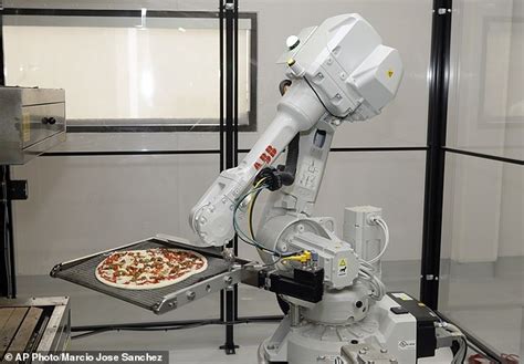 百平米餐厅只需一个机器人 智慧餐饮让你吃得更放心_大渝网_腾讯网