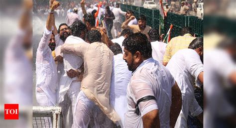 Youth Congress: Youth Congress protests against delay in post-matric ...