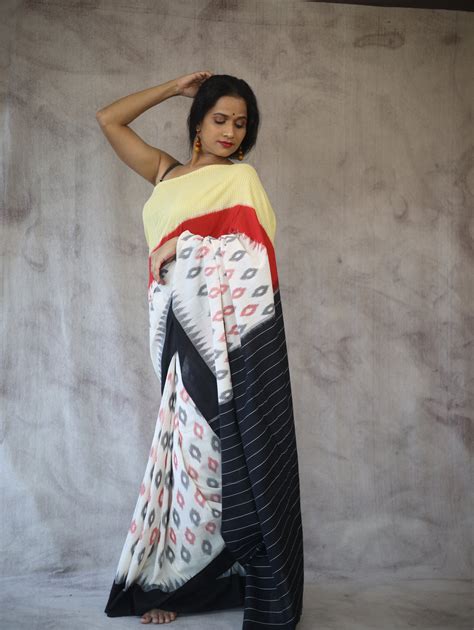 White Pochampalli Cotton Ikat Saree-SRWPCIS155 | Sayali Rajadhyaksha Sarees