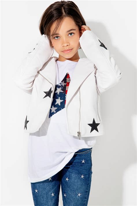 Actress — Rival Online — Rival Magazine