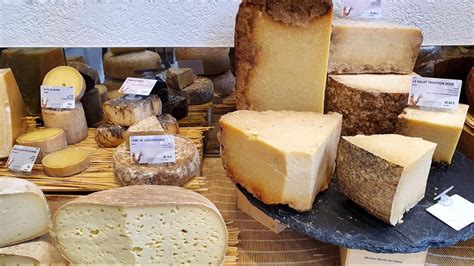 A Beginner’s Guide to French Cheese – Taste of Toulouse food tours