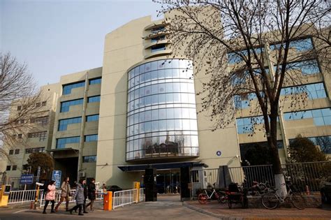 Chine: Le milliardaire sino-canadien Xiao Jianhua condamné à 13 ans de ...