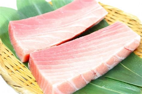 メバチマグロ中トロ （上）1kg （まぐろ マグロ 鮪）の通販。築地市場、豊洲市場の美味しい海鮮をお届けいたします｜まぐろなら築地の王様