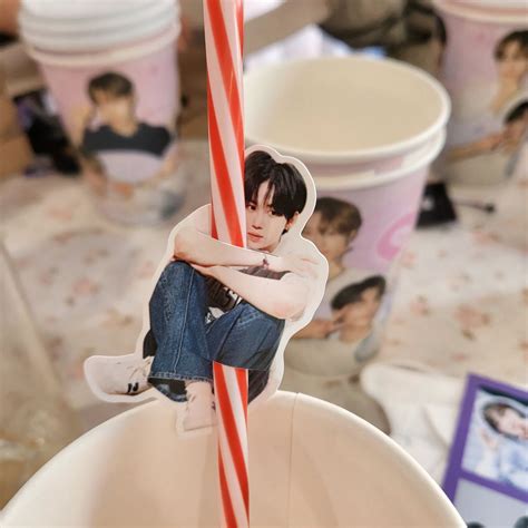 Pin by lų §hiƴi on hwang yunseong | Kpop diy, Birthday projects, Cute ...